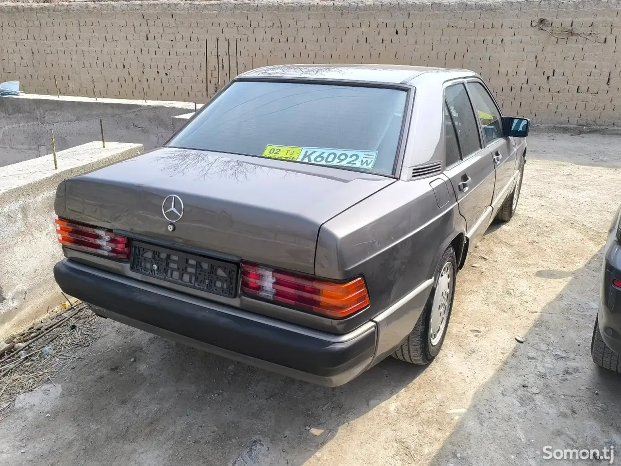 Mercedes-Benz W201 1989 · 1.8 MT