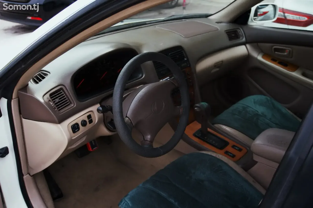 Lexus ES series 2000 · 3.0 AT