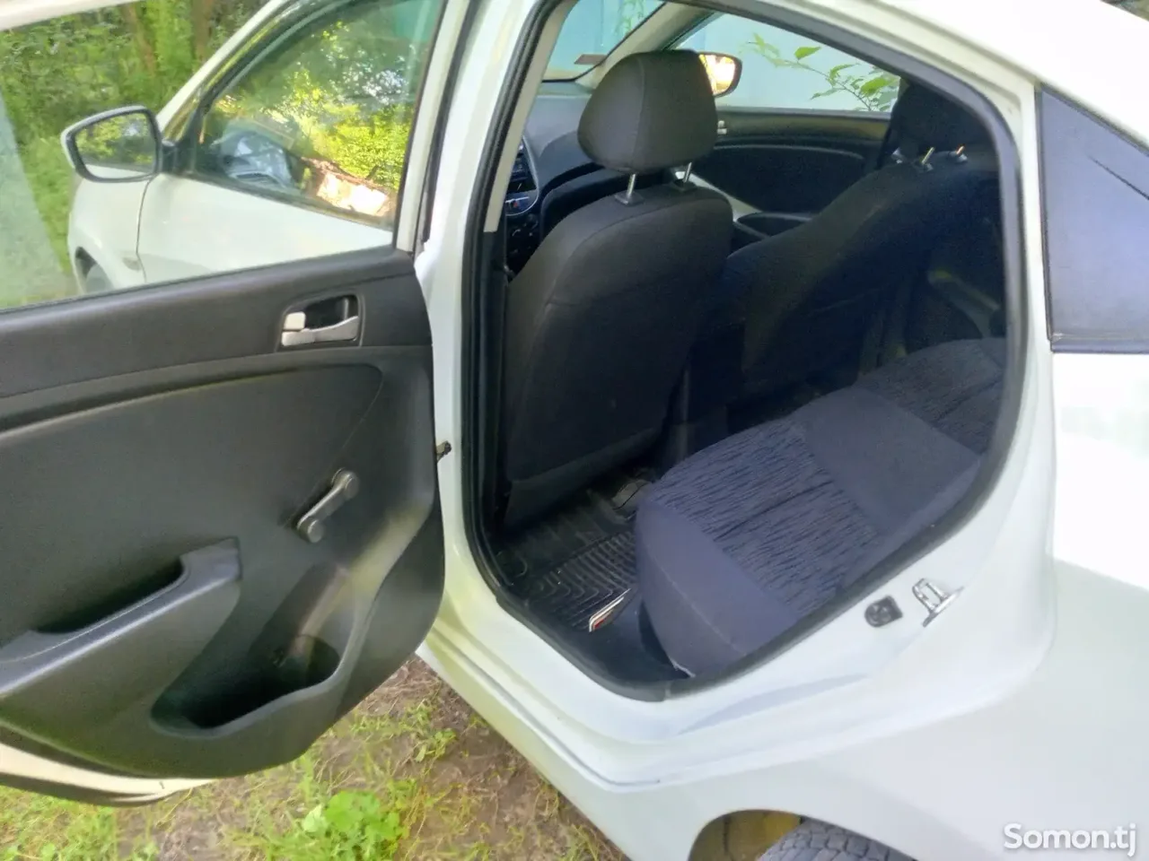 Hyundai Solaris 2015 · 1.4 AT