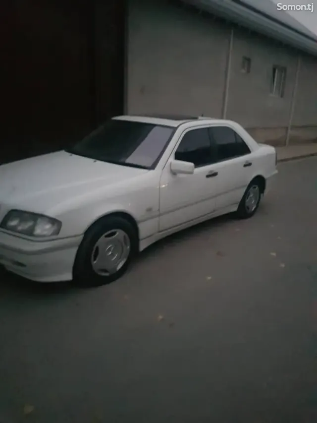 Mercedes-Benz C class 1998 · 2.6 AT
