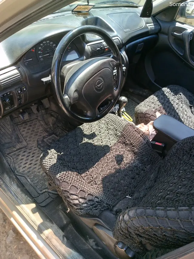 Opel Astra F 1998 · 1.6 MT