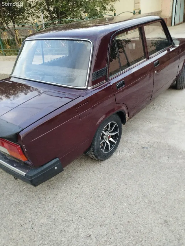 Lada (ВАЗ) 2107 2008 · 1.7 MT