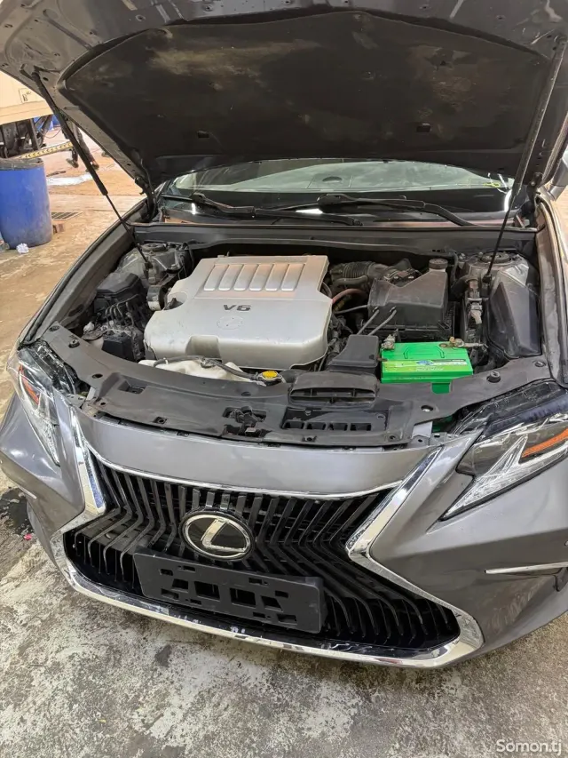 Lexus ES series 2014 · 3.5 AT