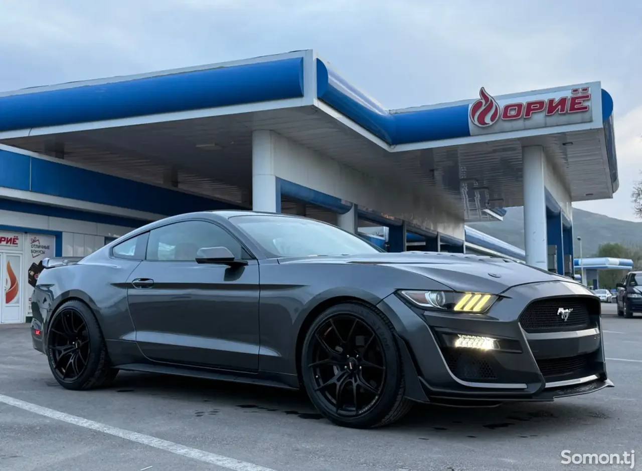 Ford Mustang 2017 · 3.7 AT