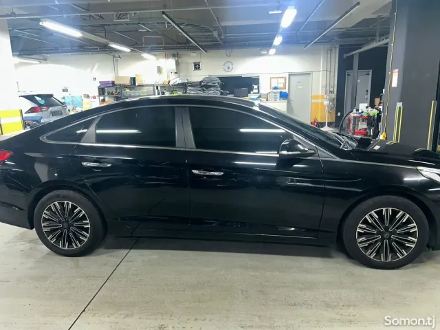 Hyundai Sonata 2014 · 2.0 AT