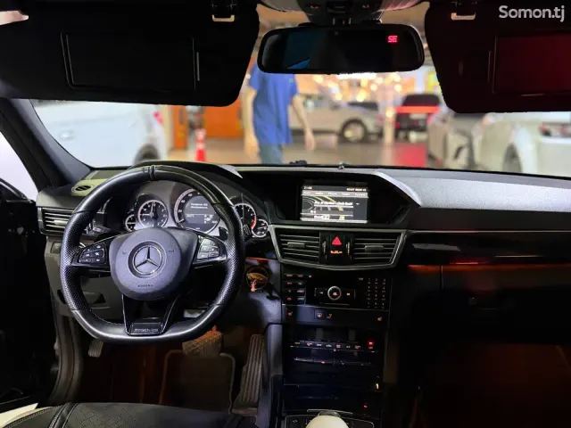 Mercedes-Benz E class 2011 · 3.5 AT