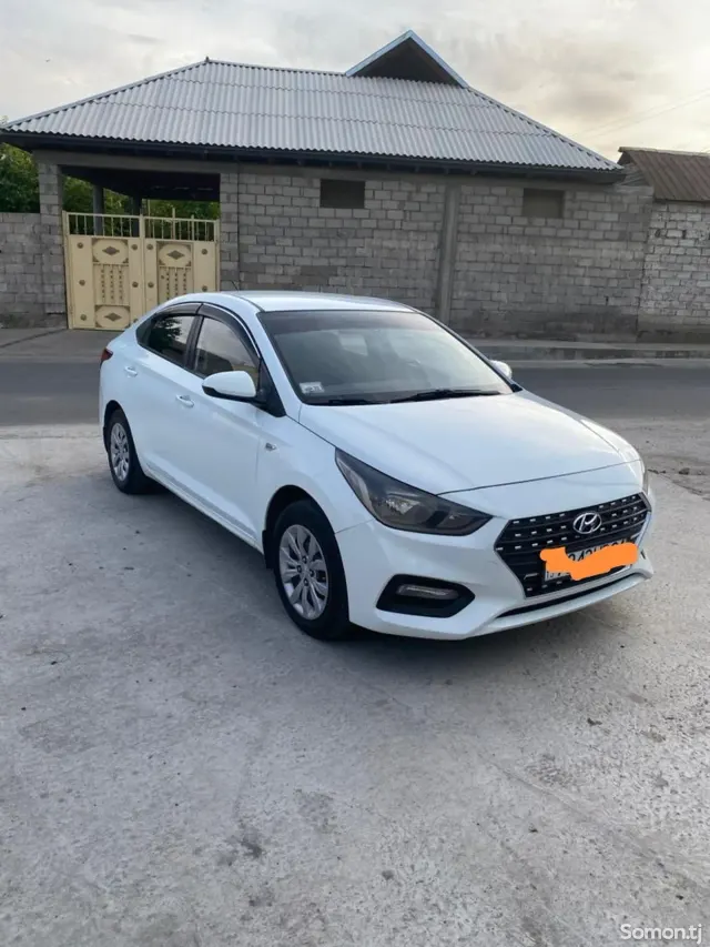 Hyundai Accent 2018 · 1.5 AT