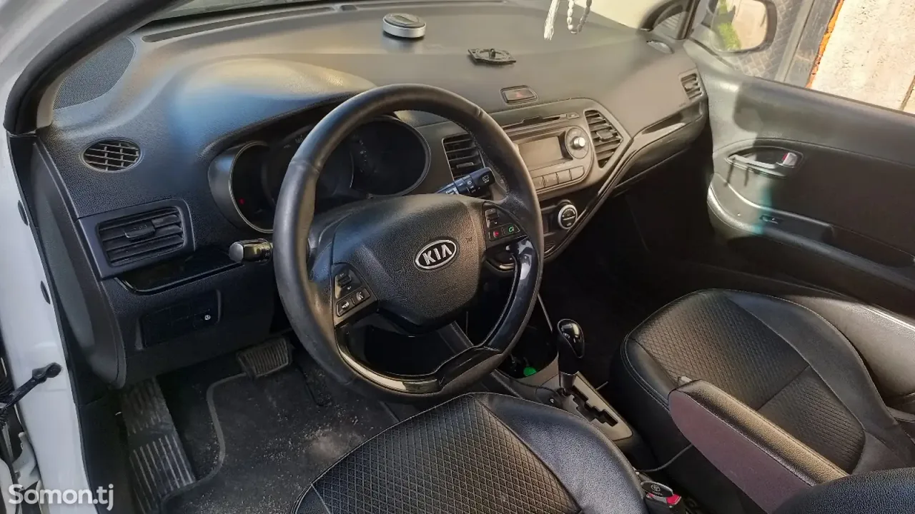 Kia Morning 2012 · 1.1 AT