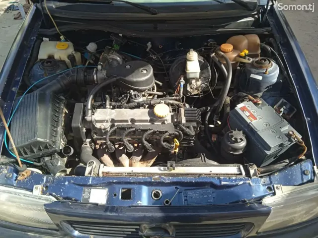 Opel Astra F 1992 · 0.4 MT