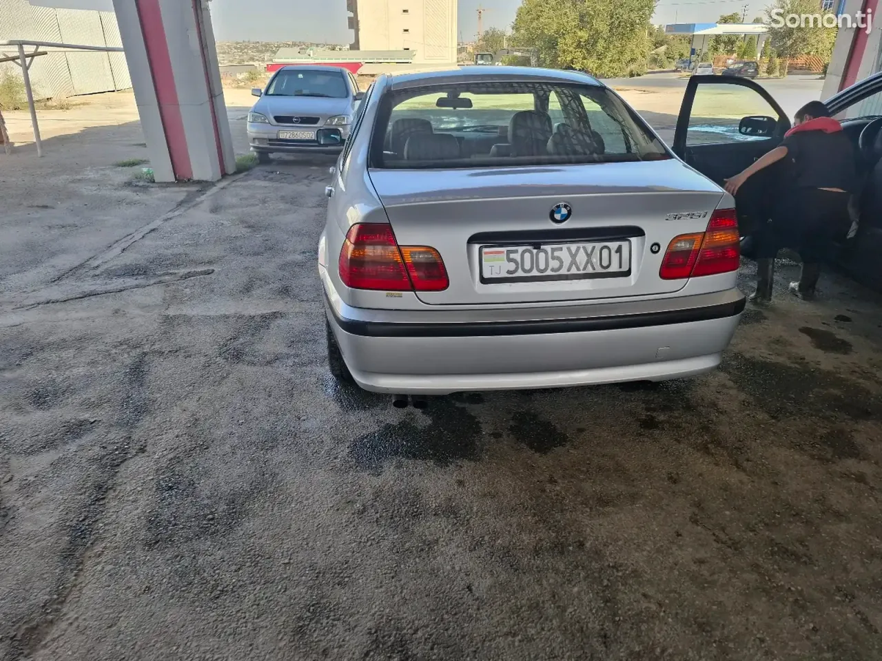 BMW 3 series 2002 · 2.0 AT