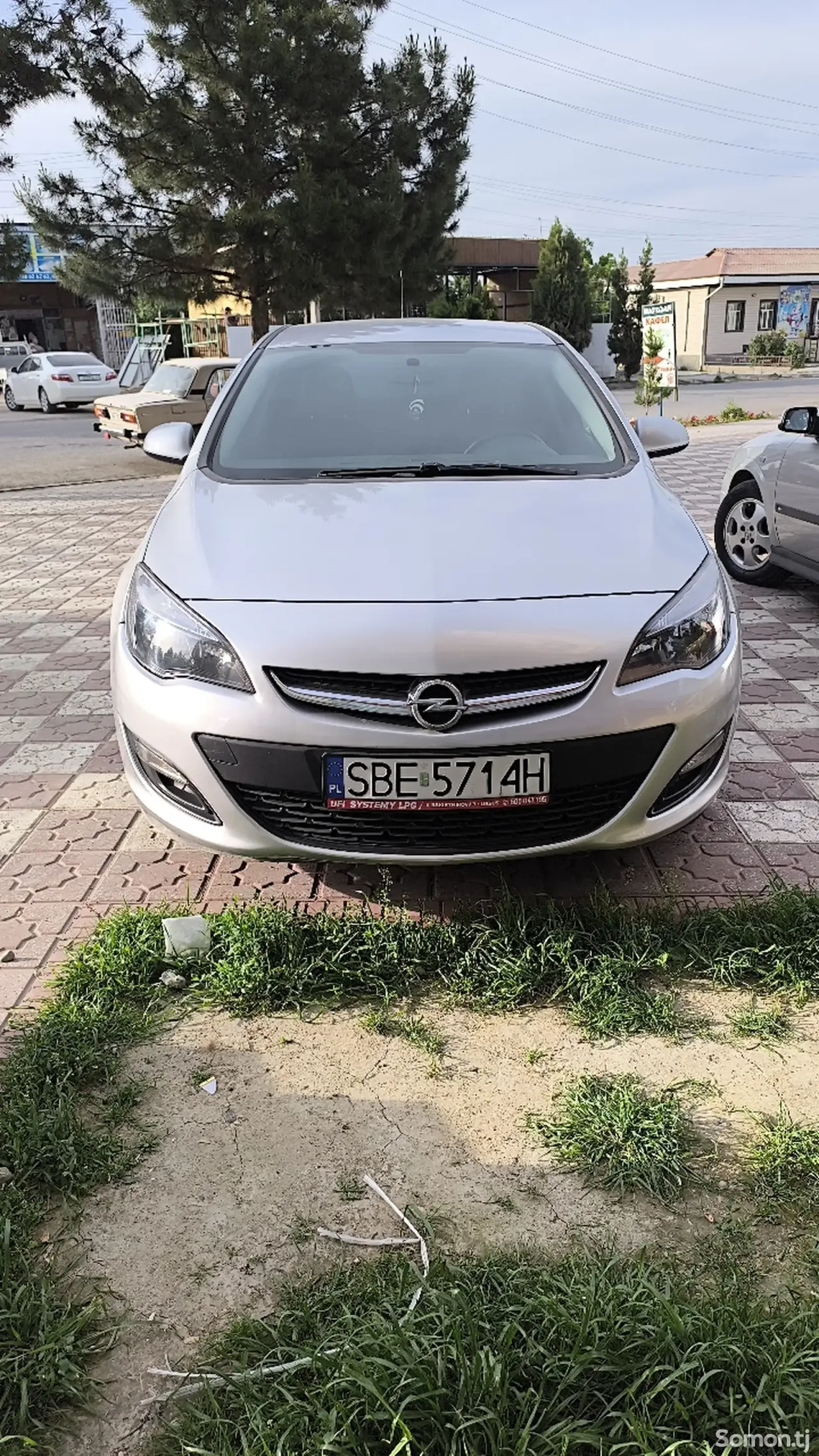 Opel Astra J 2014 · 1.4 MT