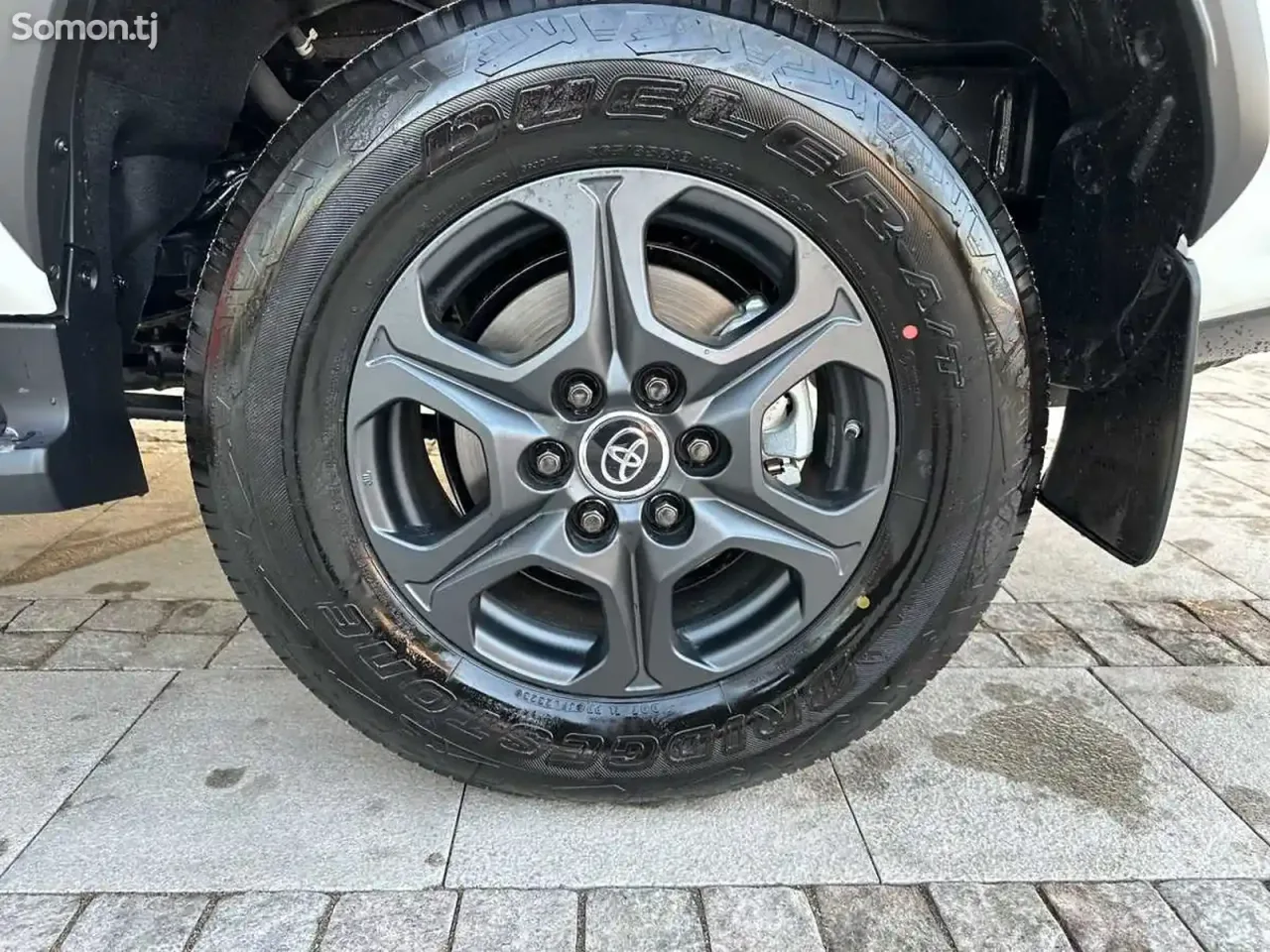 Toyota Land Cruiser 2025 · 3.5 AT