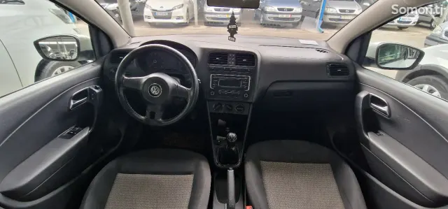 Volkswagen Polo 2014 · 1.6 MT