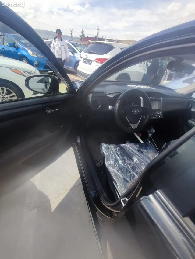 Toyota Fielder 2015 · 1.5 AT