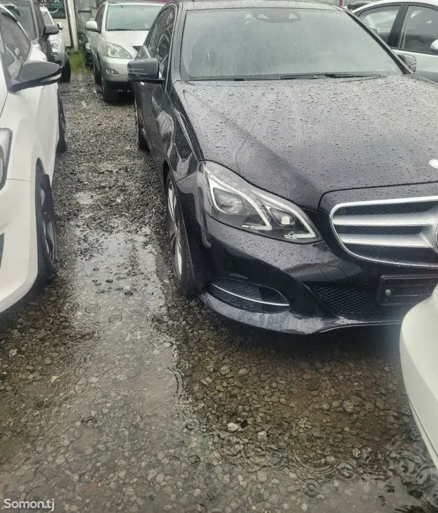 Mercedes-Benz E class 2015 · 3.5 AT