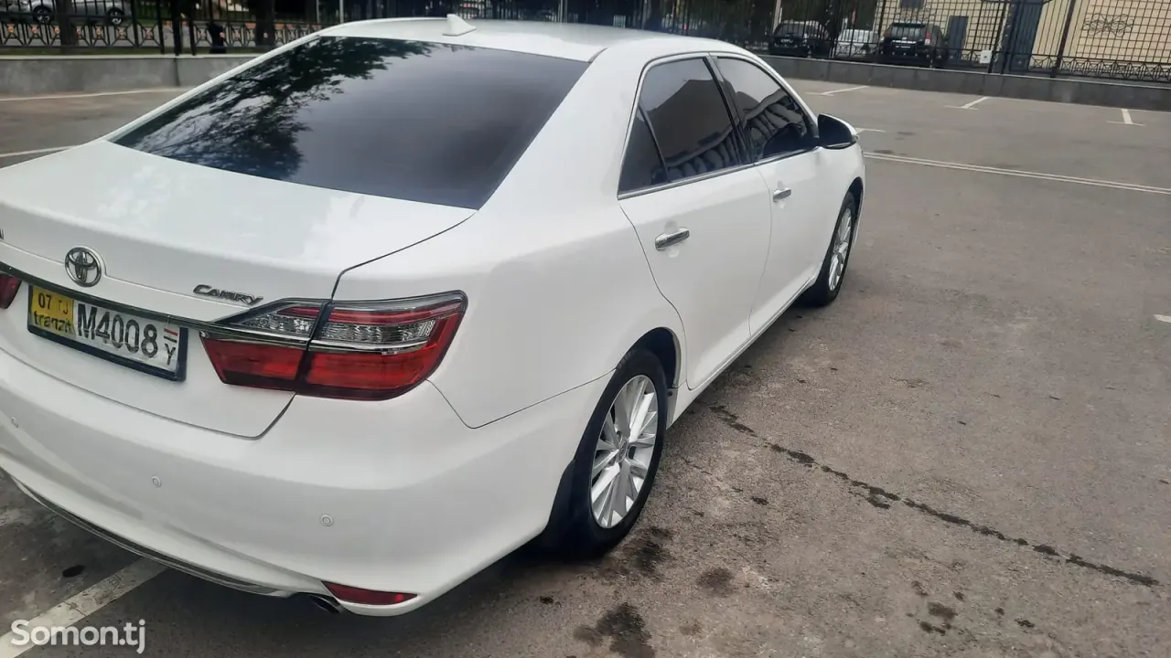 Toyota Camry 2015 · 2.5 AT