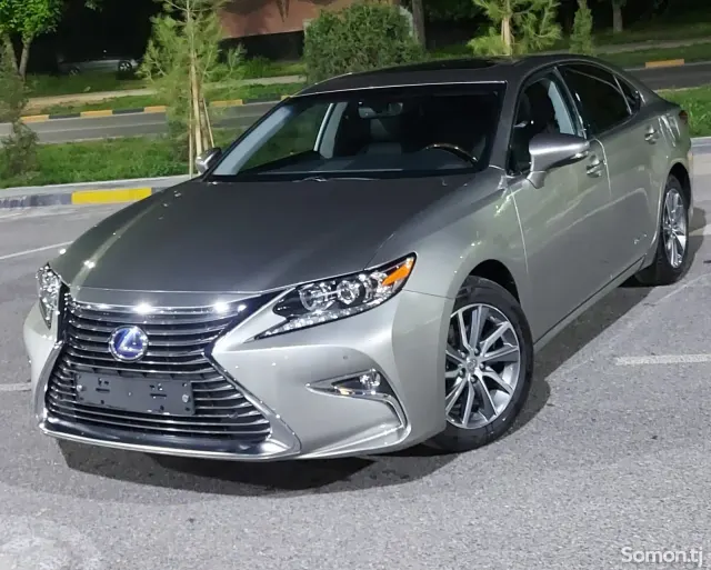 Lexus ES series 2016 · 2.5 AT