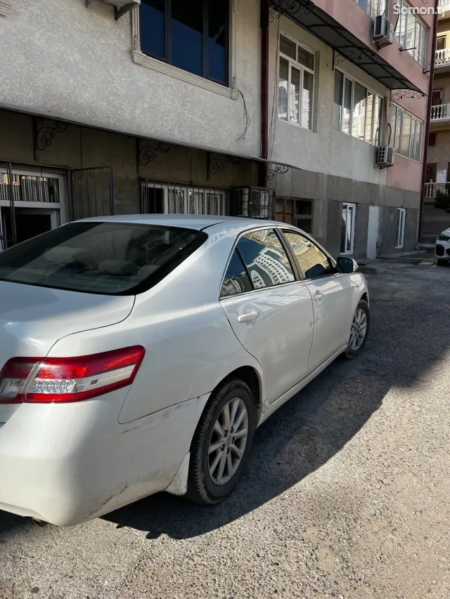 Toyota Camry 2010 · 2.4 AT