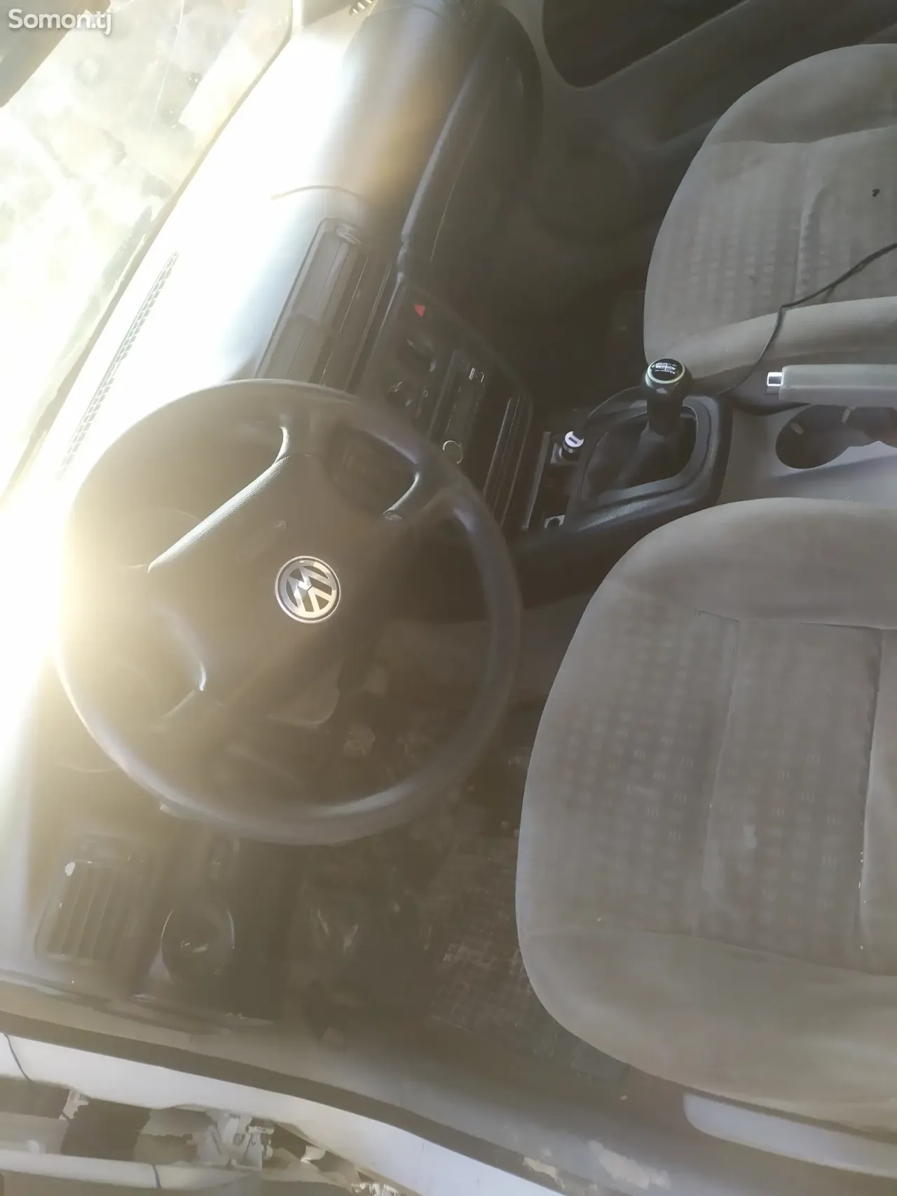 Volkswagen Passat 2000 · 1.6 MT