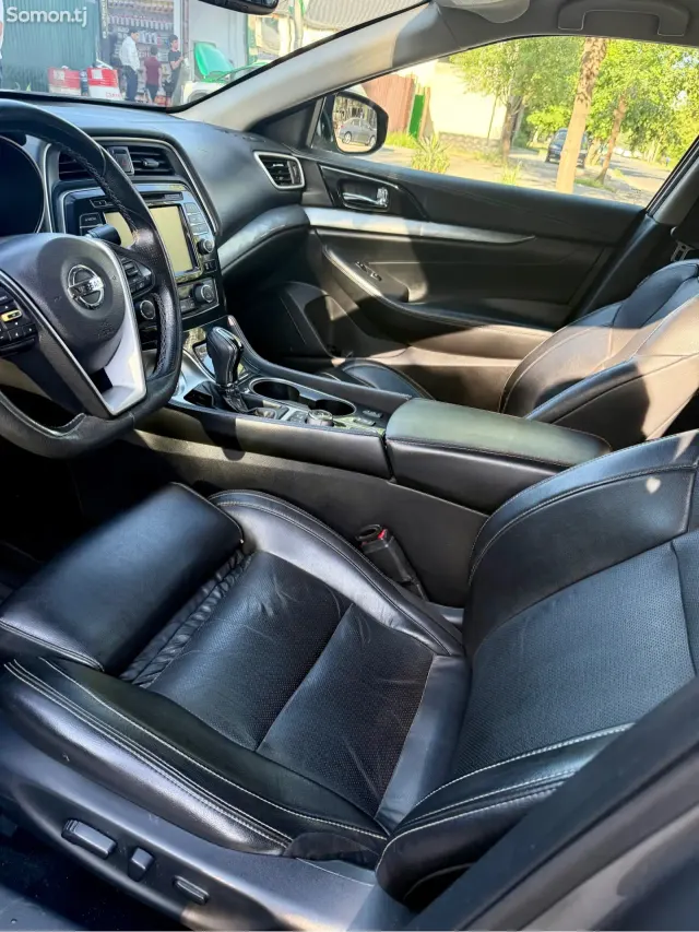 Nissan Maxima 2017 · 3.5 AT