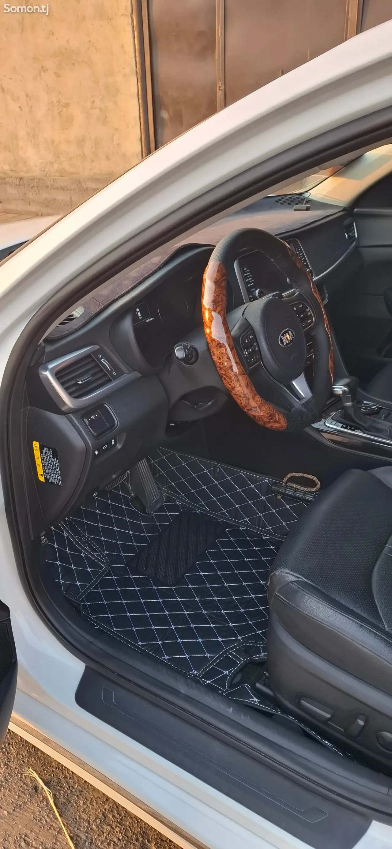 Kia K5 2016 · 2.0 AT