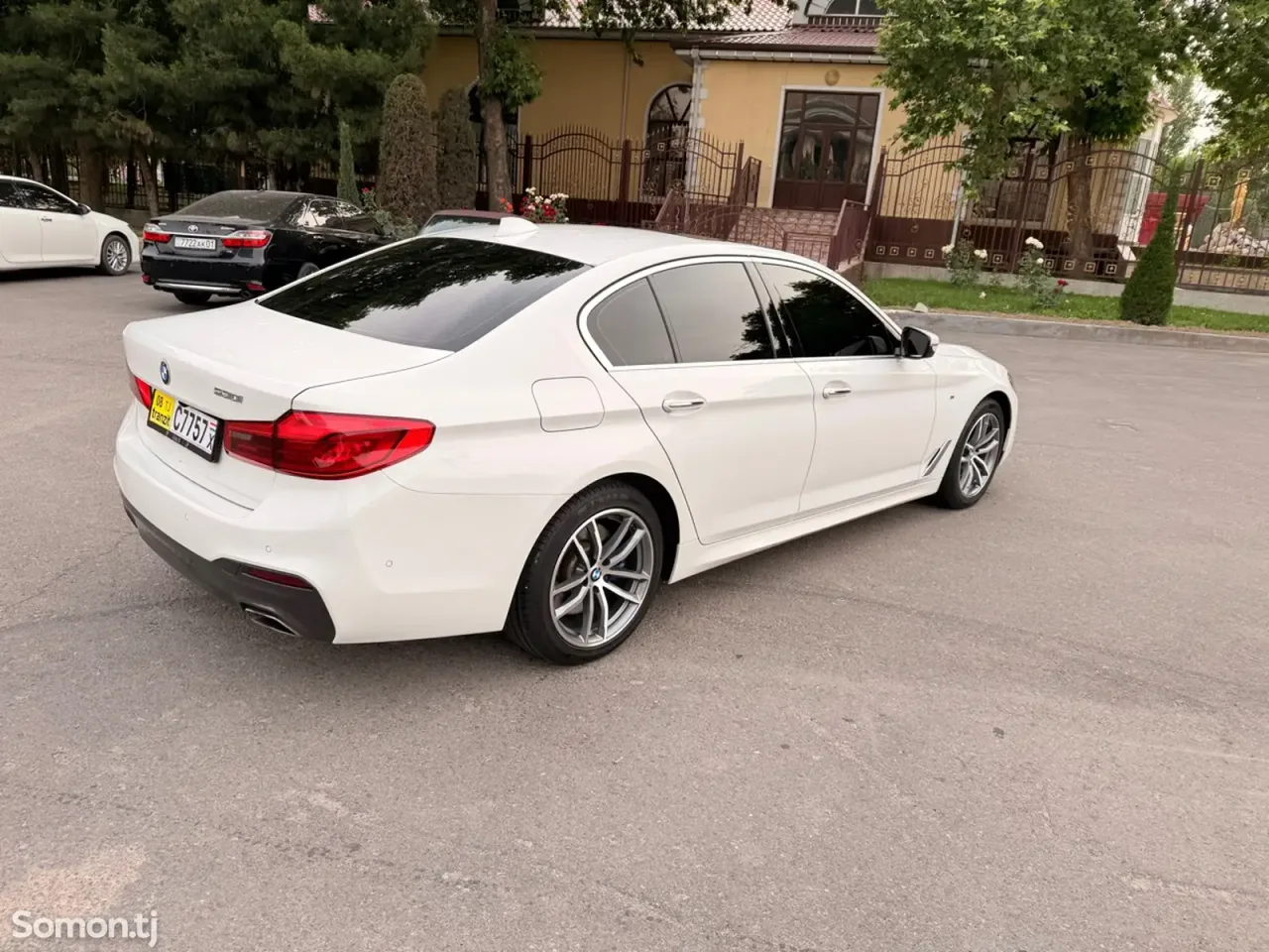 BMW 5 series 2018 · 2.0 AT