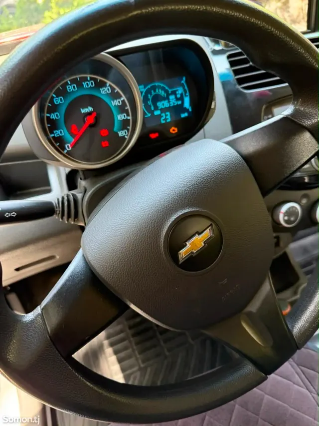 Chevrolet Spark 2014 · 1.1 AT
