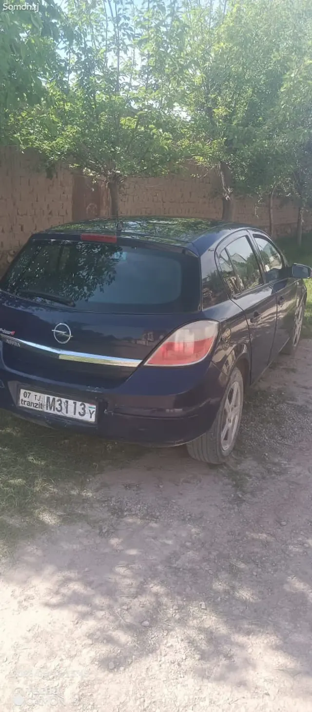 Opel Astra H 2006 · 1.8 MT