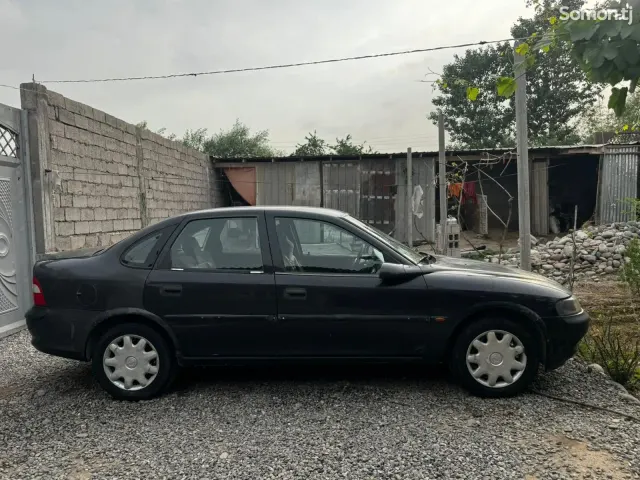 Opel Vectra B 1996 · 0.6 MT