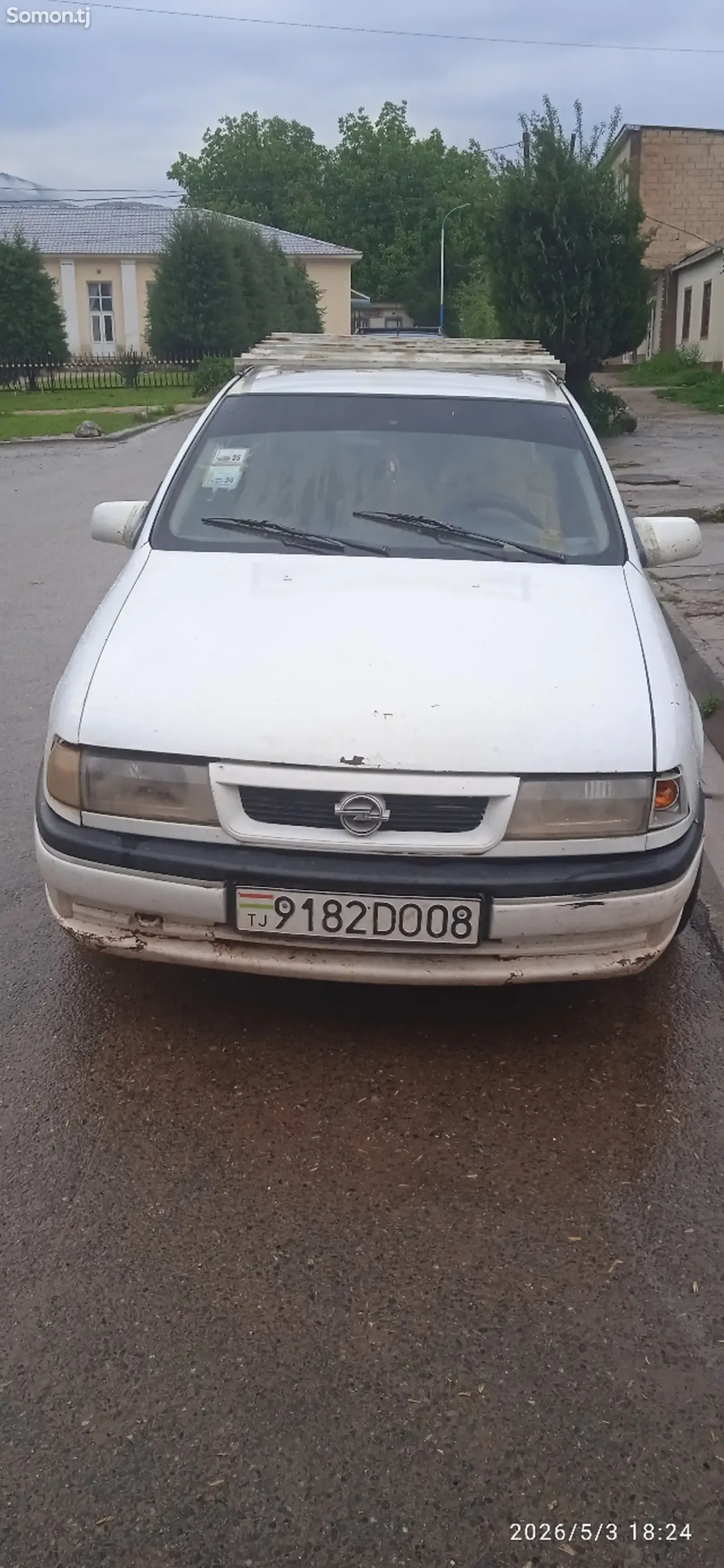 Opel Vectra A 1992 · 1.6 MT
