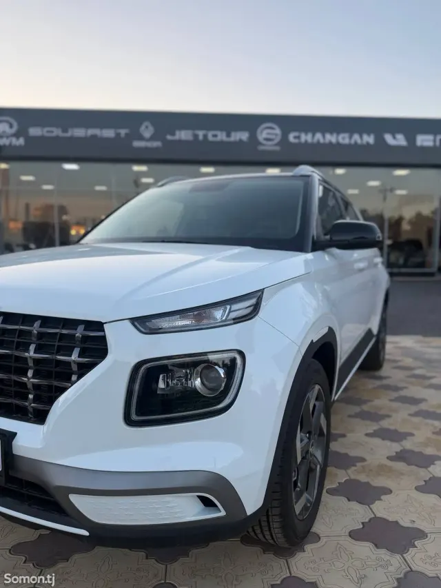 Hyundai Venue 2025 · 1.6 AT