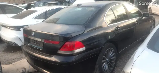 BMW 7 series 2002 · 4.4 AT