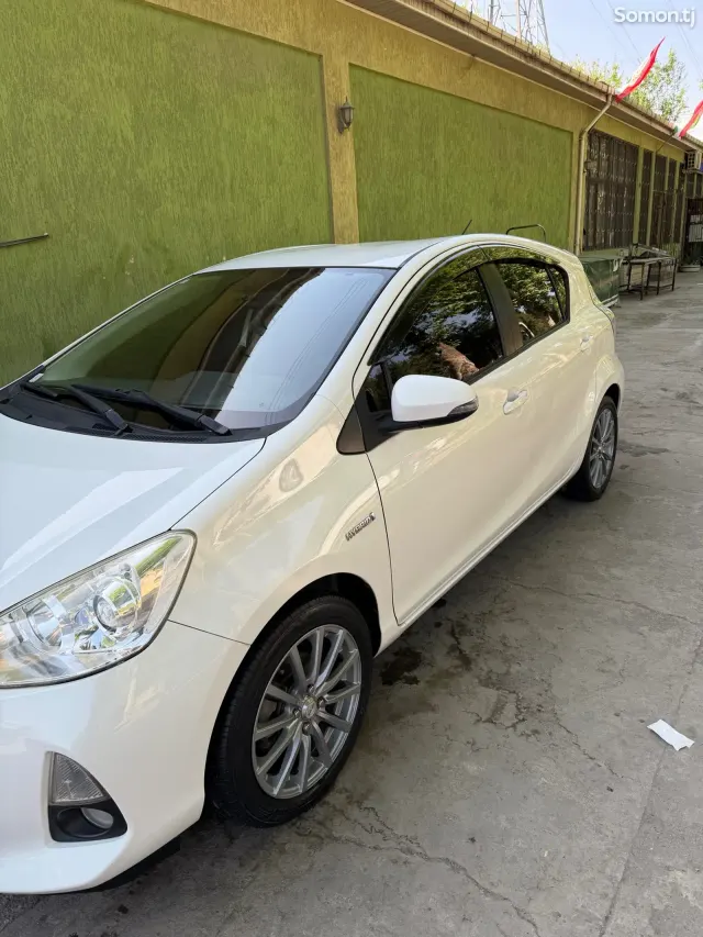 Toyota Aqua 2014 · 1.5 AT