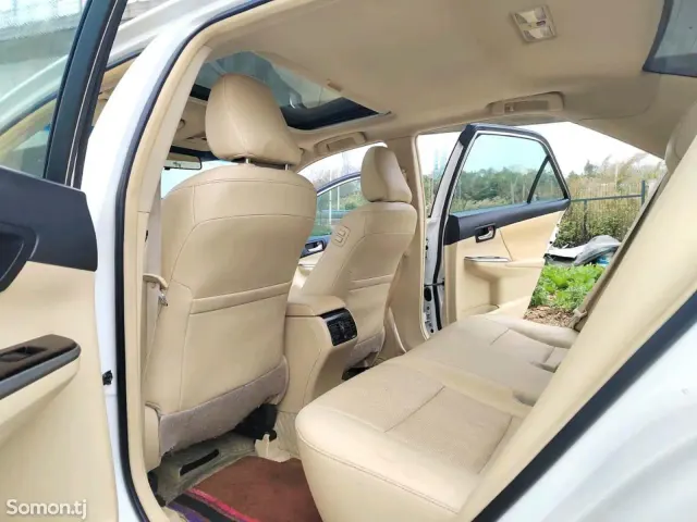 Toyota Camry 2016 · 2.0 AT