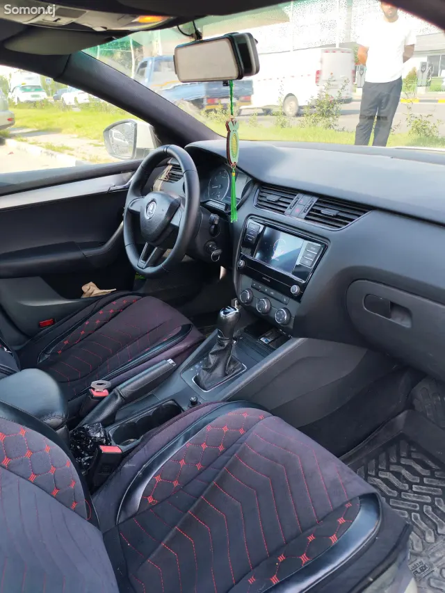 Skoda Octavia 2020 · 1.6 AT