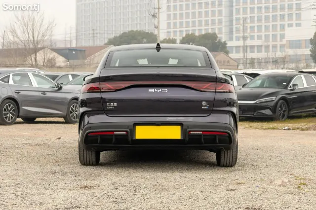 BYD Qin Plus 2025 · AT