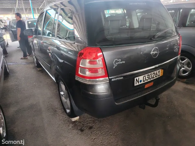 Opel Zafira 2010 · 1.8 MT
