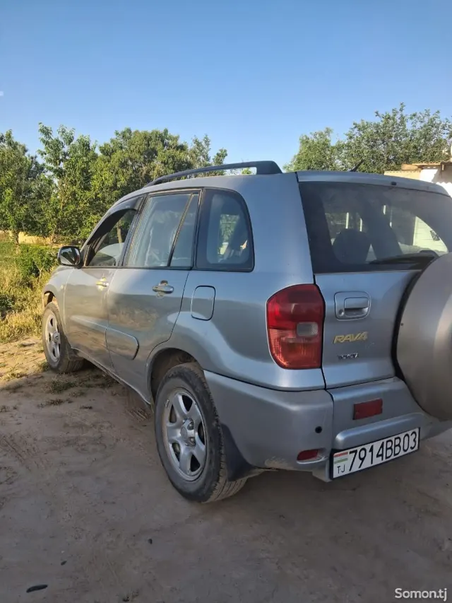 Toyota RAV 4 2002 · 1.8 MT
