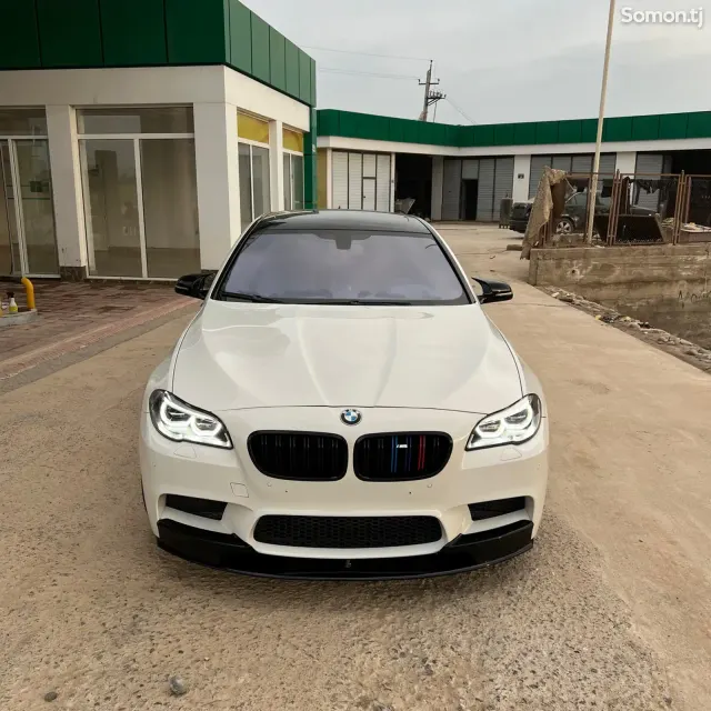 BMW M5 2014 · 4.4 AT