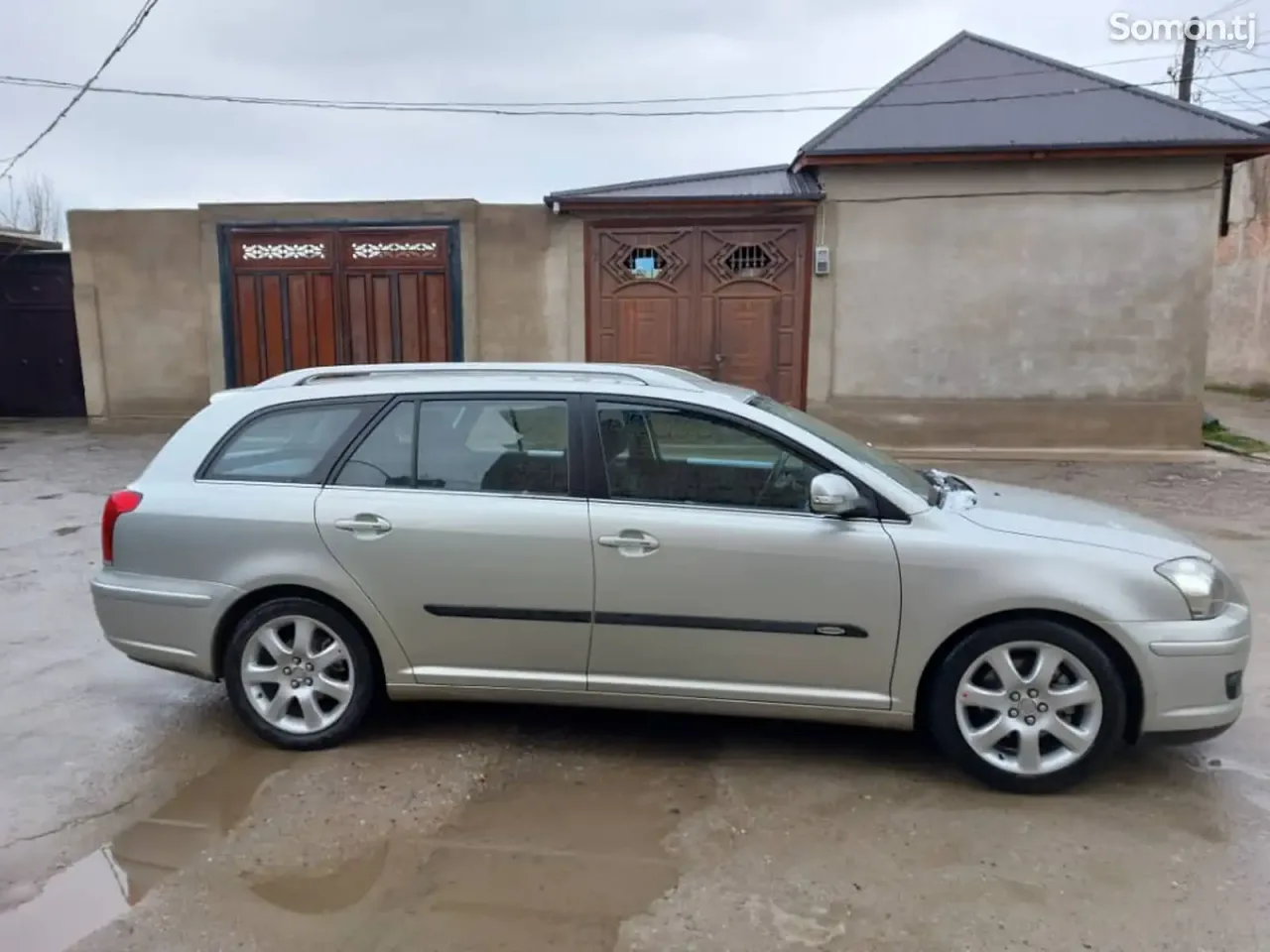 Toyota Avensis 2006 · 2.0 MT