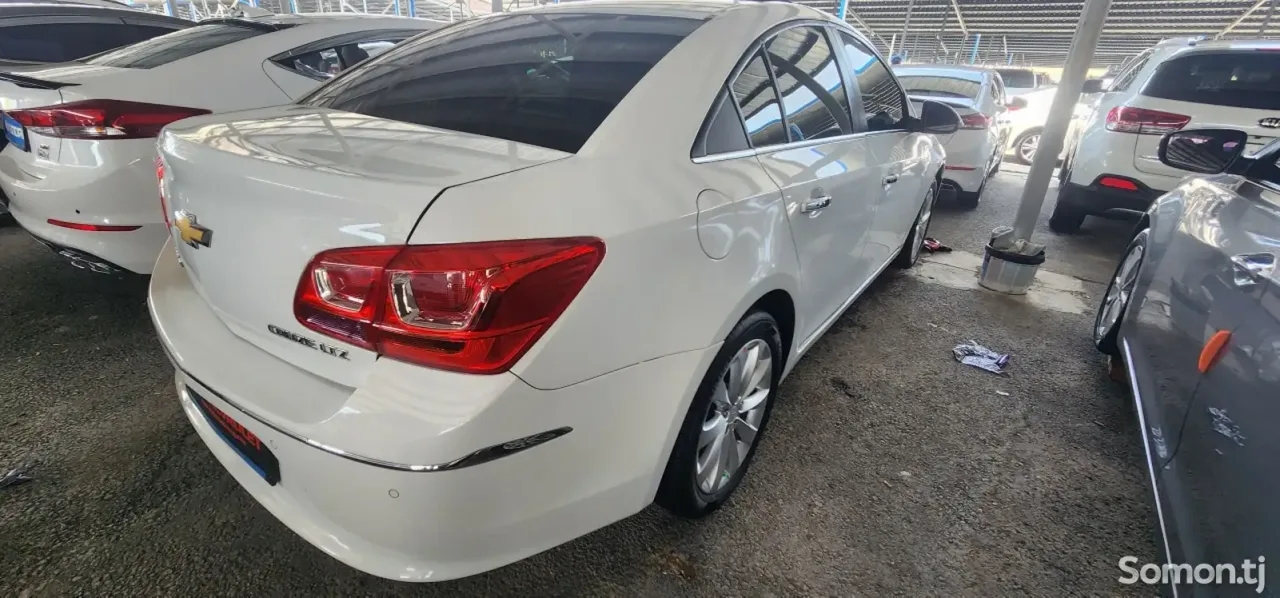 Chevrolet Cruze 2015 · 1.8 AT