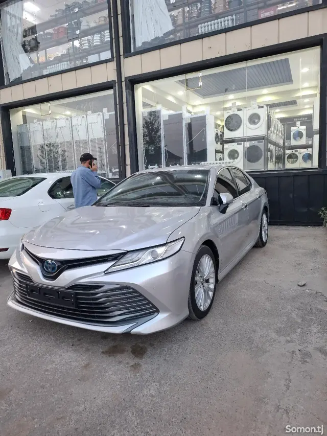 Toyota Camry 2018 · 2.5 AT