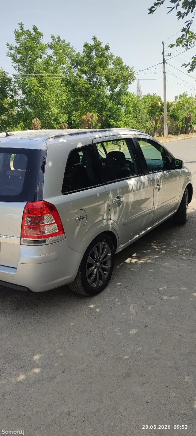 Opel Zafira 2014 · 1.8 MT
