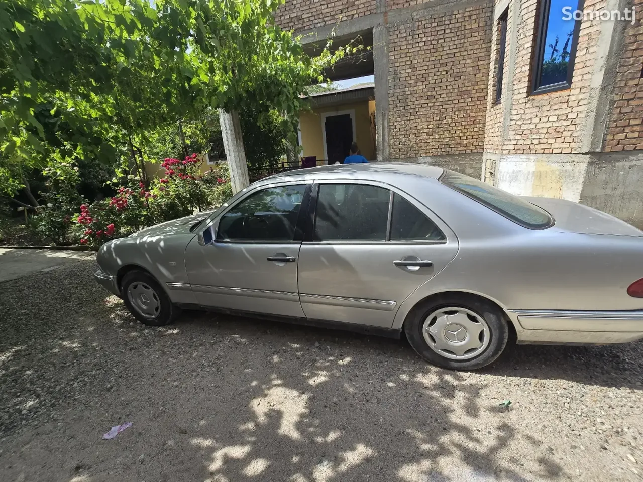 Mercedes-Benz E class 1996 · 2.0 MT