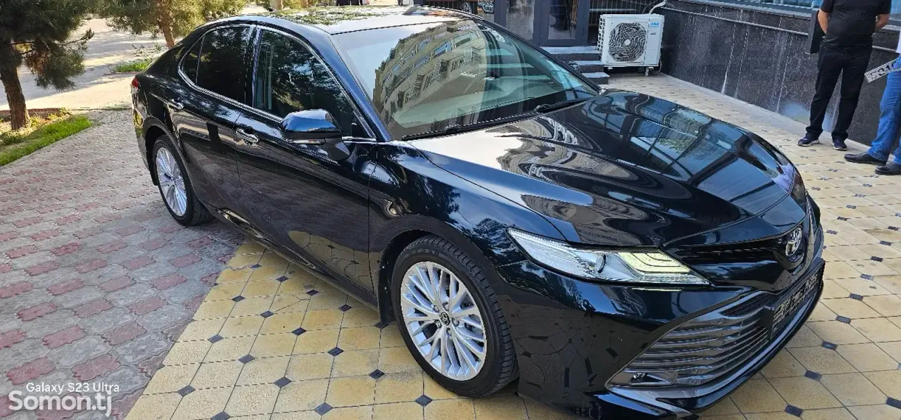 Toyota Camry 2019 · 2.5 AT