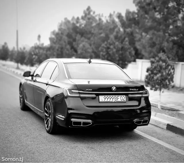 BMW 7 series 2012 · 3.0 AT