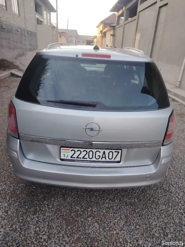 Opel Astra H 2008 · 1.8 MT