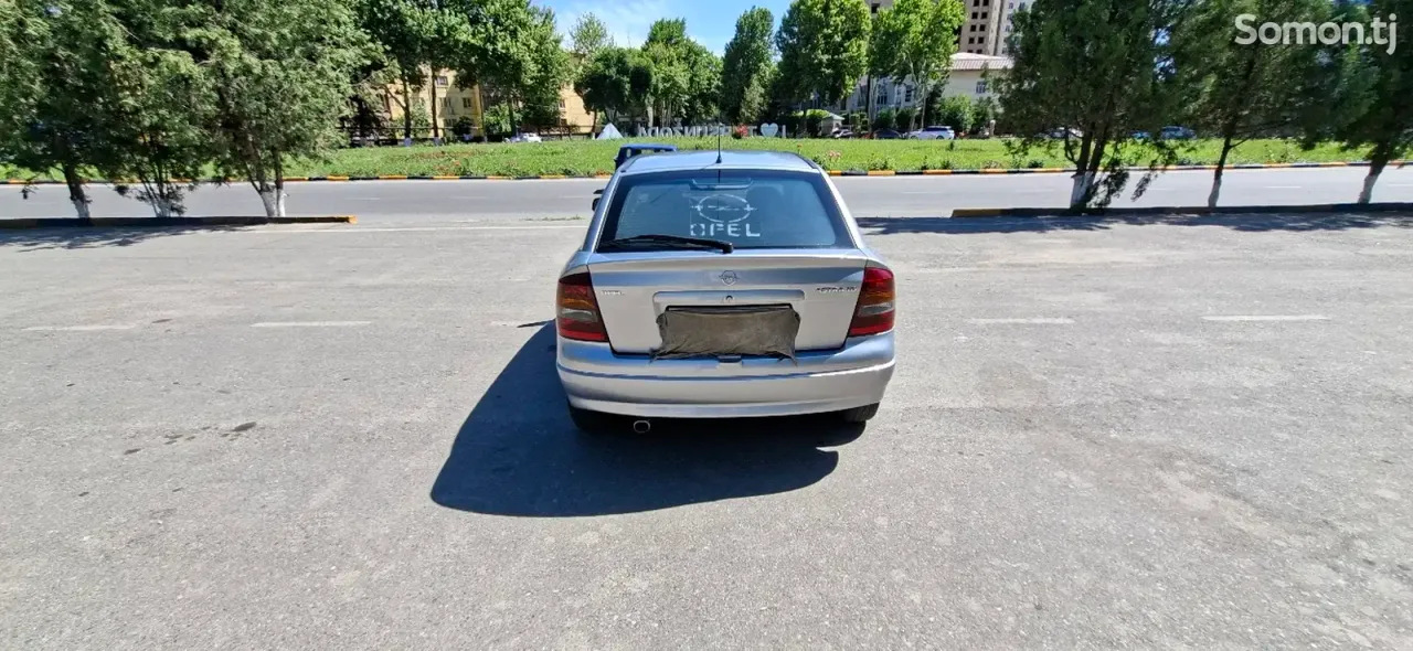 Opel Astra G 2001 · 1.6 MT