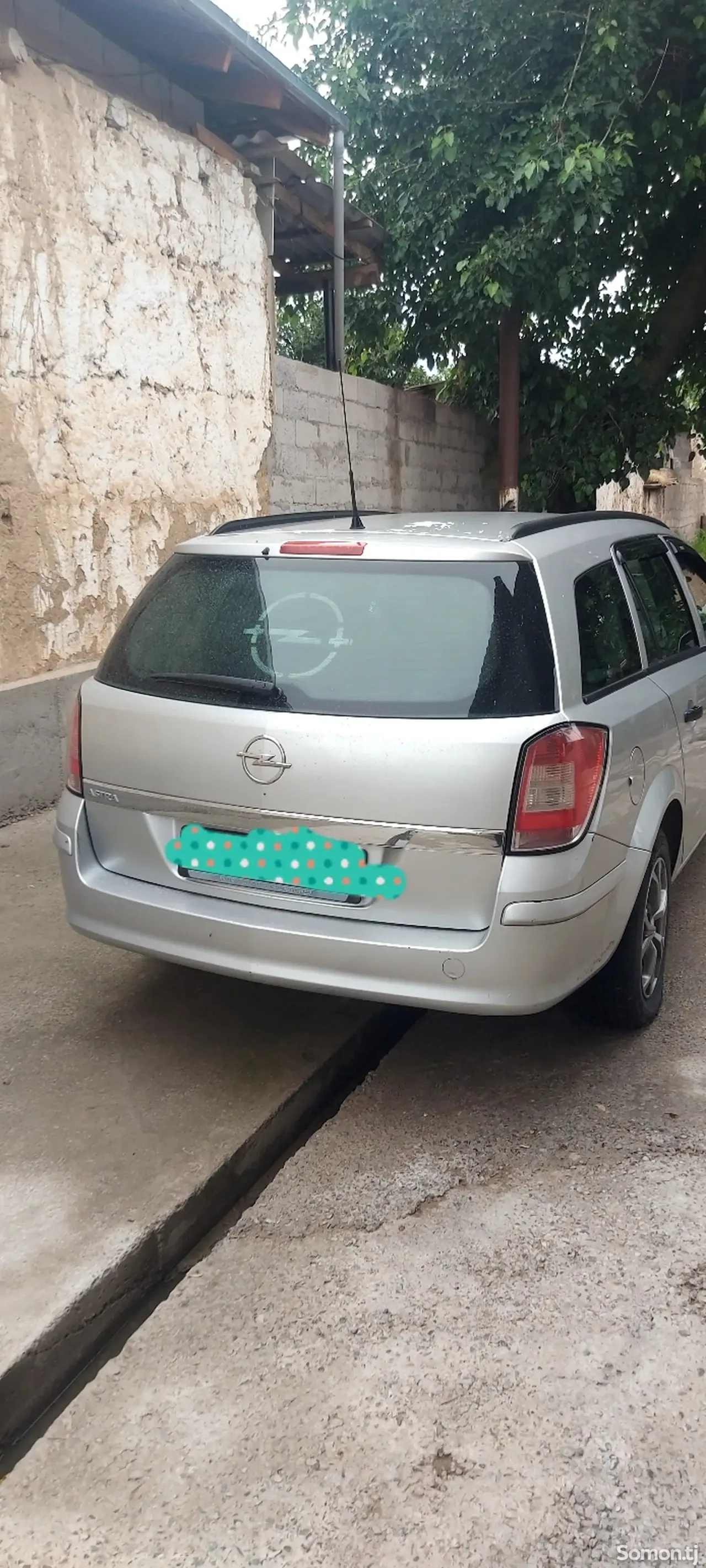 Opel Astra H 2011 · 1.6 MT