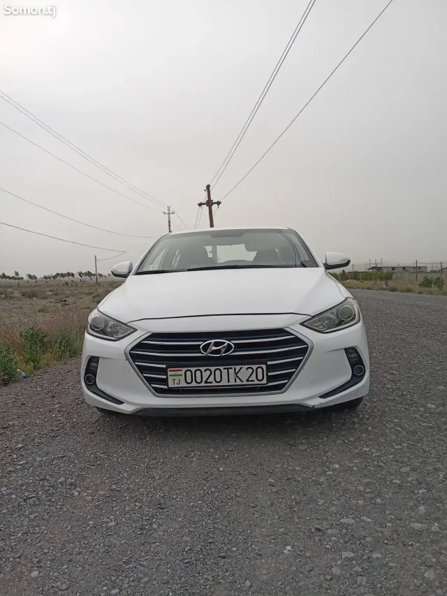 Hyundai Elantra 2018 · 1.6 AT